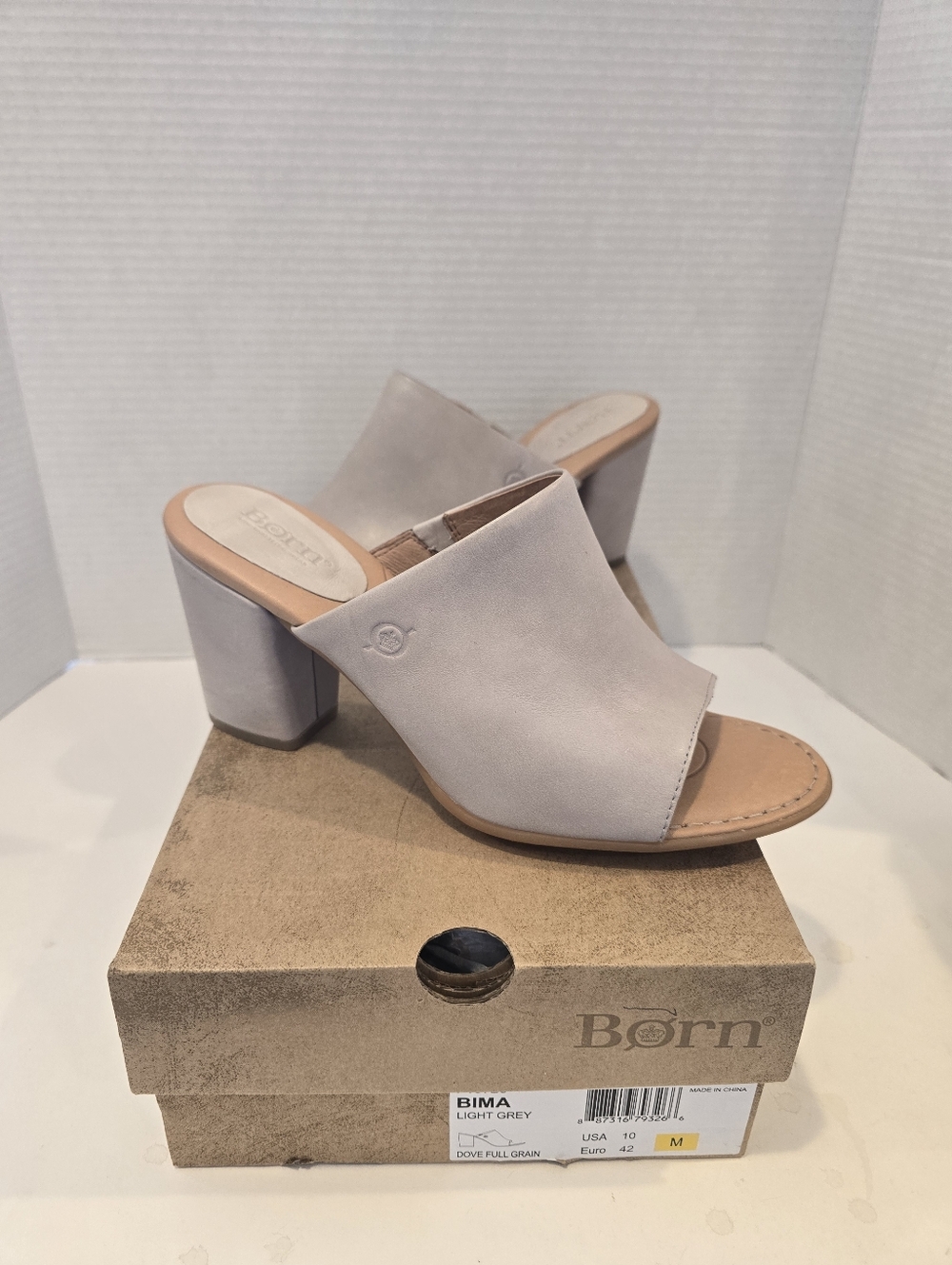 Born Bima Open-Toe Block Heel Mule in Light Grey Leather Size 10M NEW!